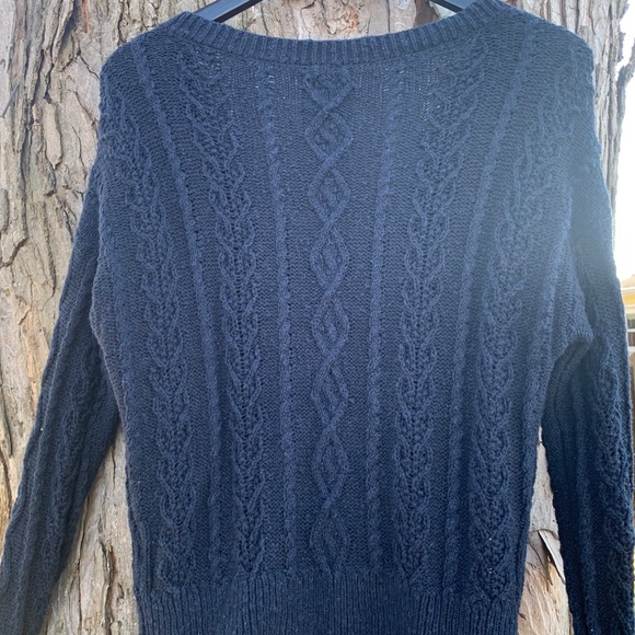 Abercrombie small knit v neck sweater - Picture 6 of 6